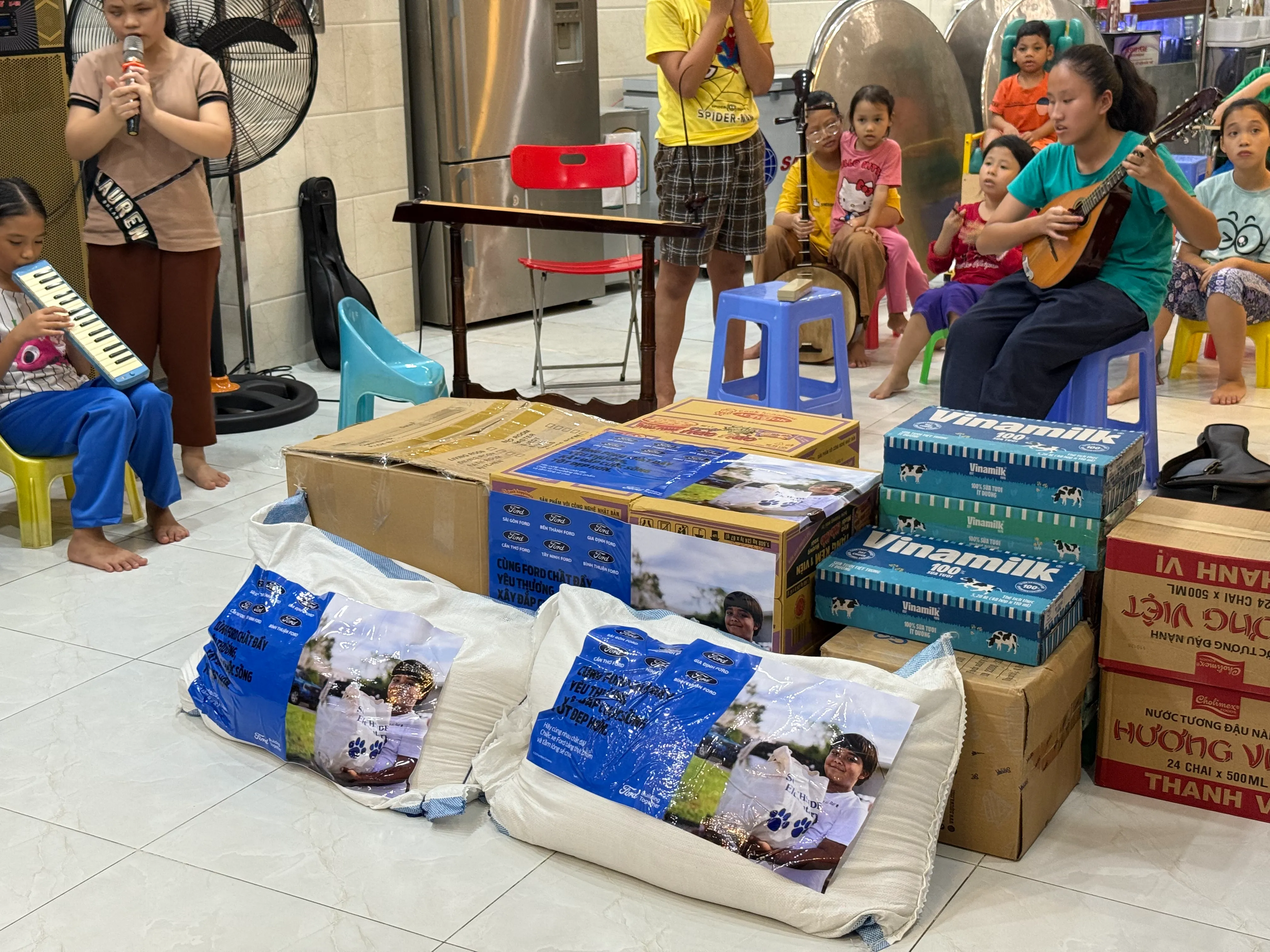 Food Drive Binh Thuan Ford