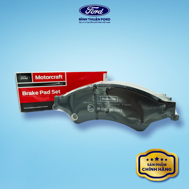 Má Phanh / Bố Thắng trước Ford Ranger 2011+