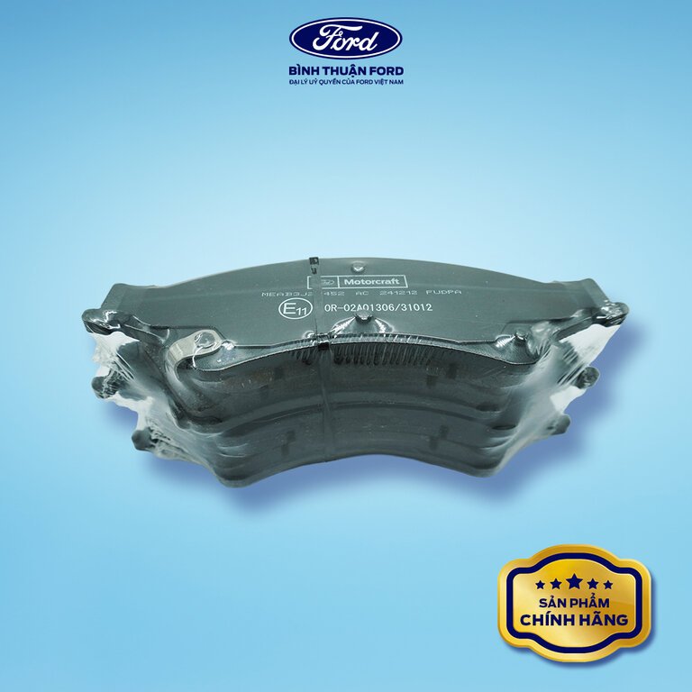 Má Phanh / Bố Thắng trước Ford Ranger 2011+