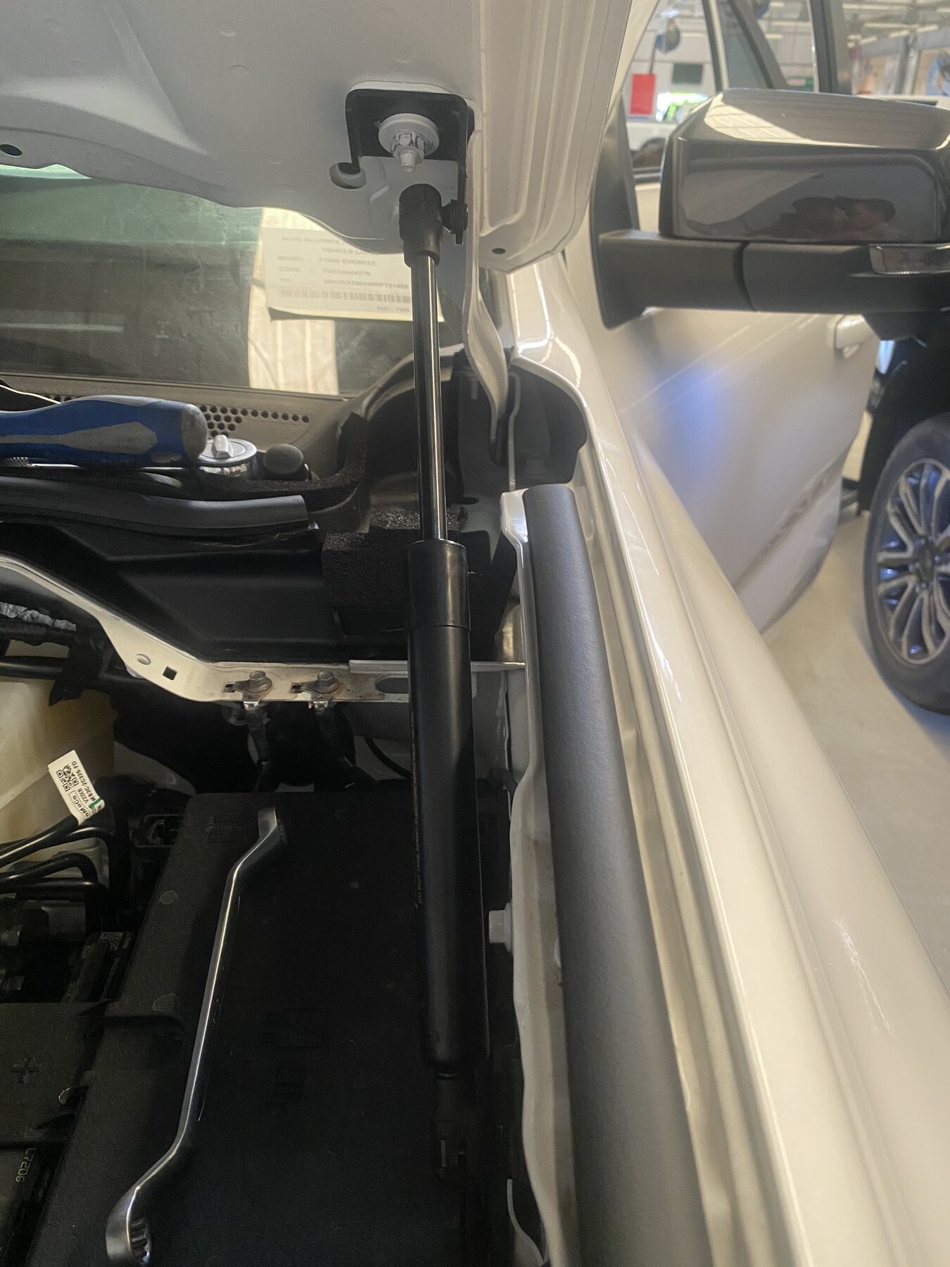 Ty Chống Nắp Capo