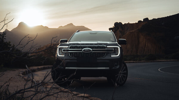 Ford Giữ Vững Phong Độ Top 10 Ô tô Xăng Bán Chạy Tháng 4: Bảng Giá & Khuyến Mãi Tháng 5/2025